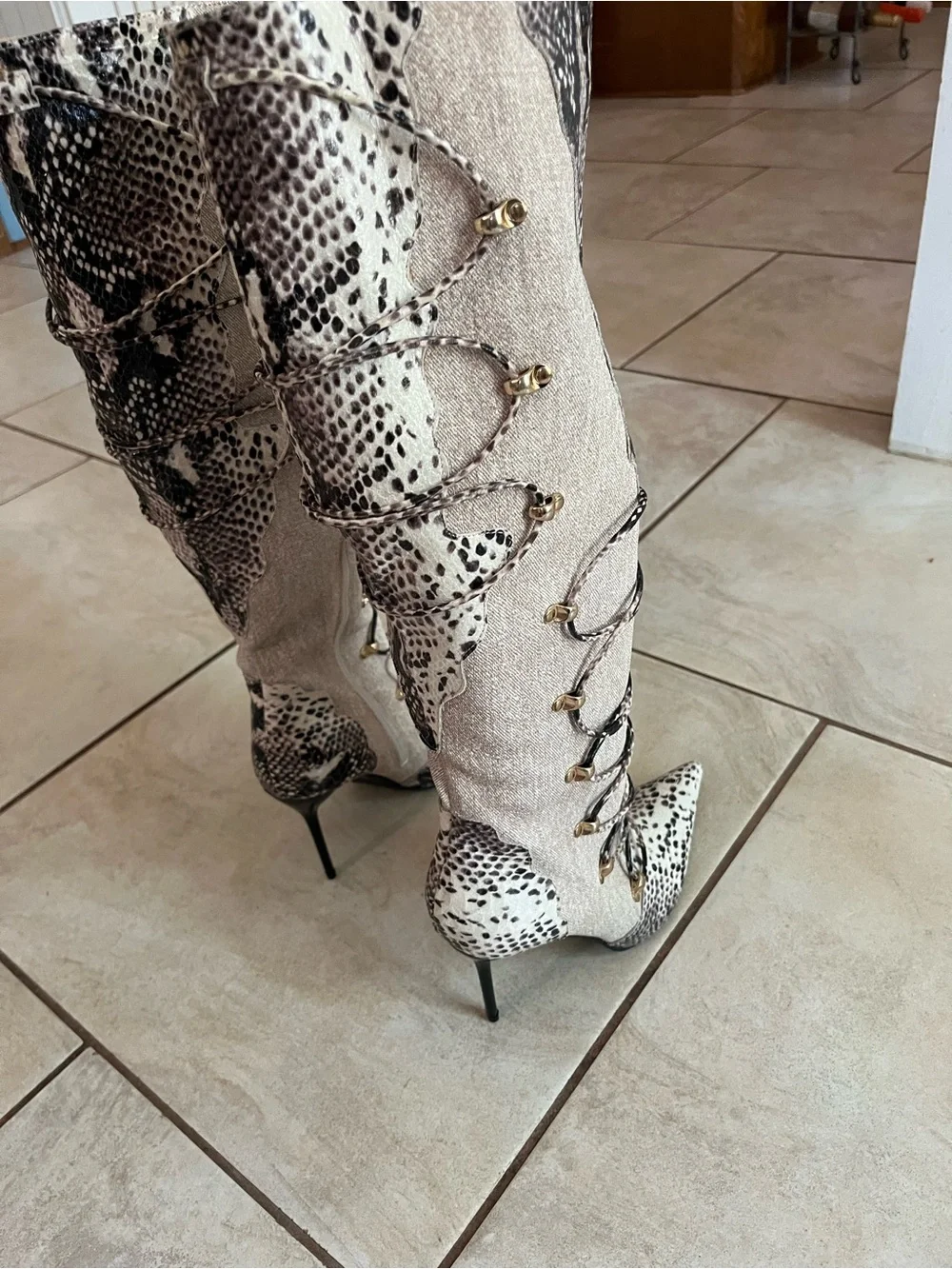 Snake-Print Pointed Knee-High Lace-Up Women's Boots - Black & White